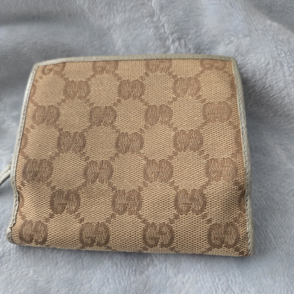Abbey Gucci Compact Wallet - Picture 3 of 17